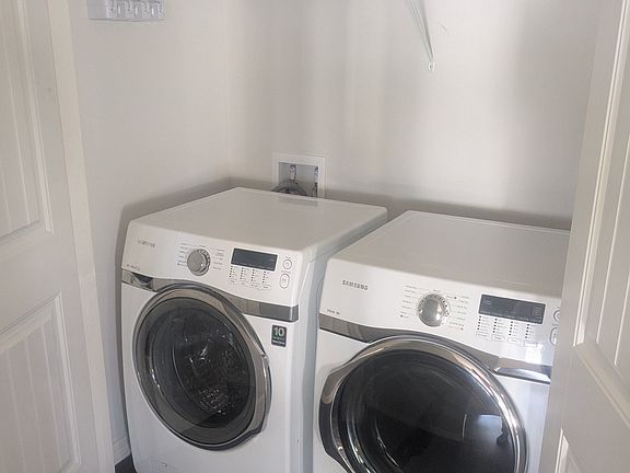 4th image of 326 Parkview Dr