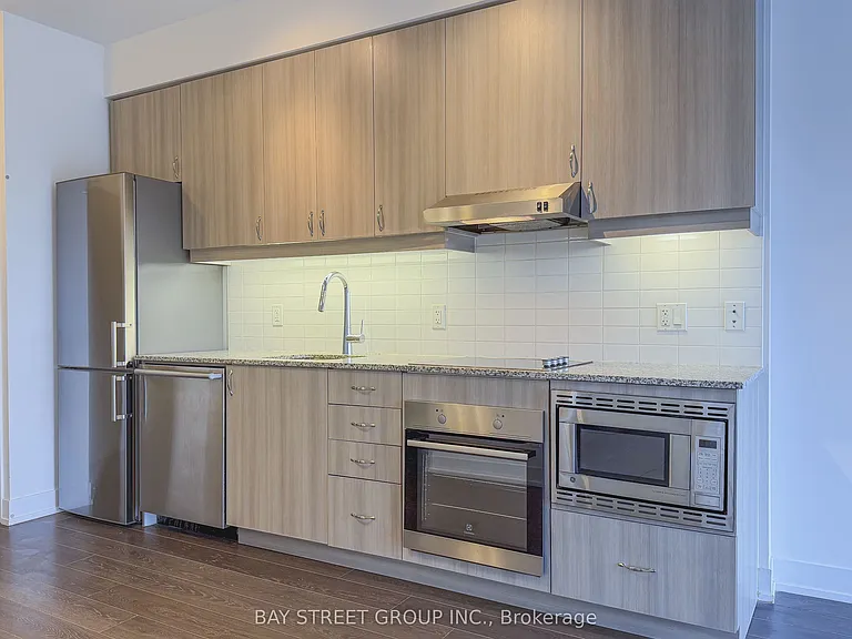7 Kenaston Gdns #119 — Photo 6