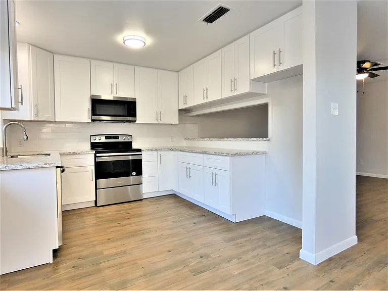 604 Golfview Dr — Photo 4