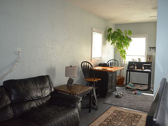 5th image of 14 Hartford Ave E