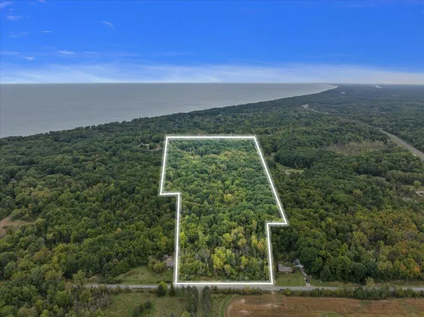 3447 W Bundy Rd, Coloma, MI 49038