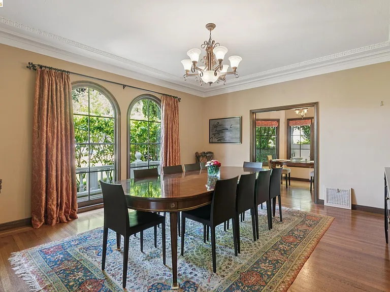 15 Selborne Dr — Photo 4