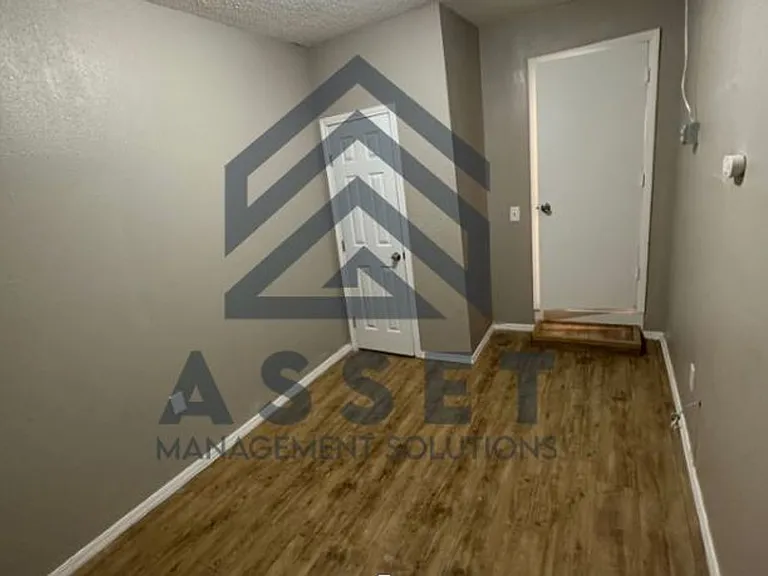 2121 N Wilburn Pl — Photo 9