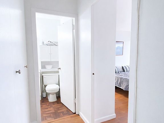 5th image of 135 Montgomery St APT 16B