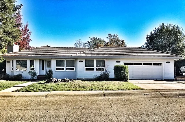 445 Arbor Pl photo 1