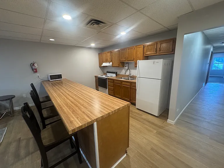 104 E Main St #H — Photo 2