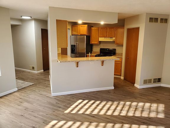 4th image of 4052 Saint Andrews Ct
