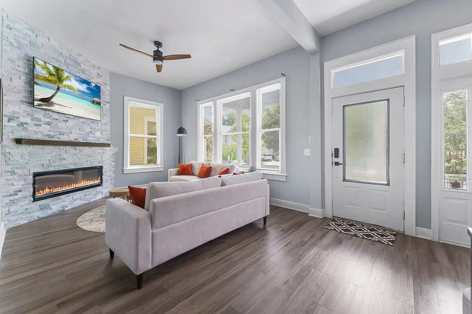 4 bed, 2.0 bath, 1765 sqft, $2,196 — Photo 2