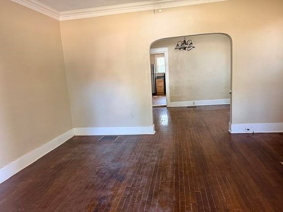 3rd image of 1571 Jackson Ave