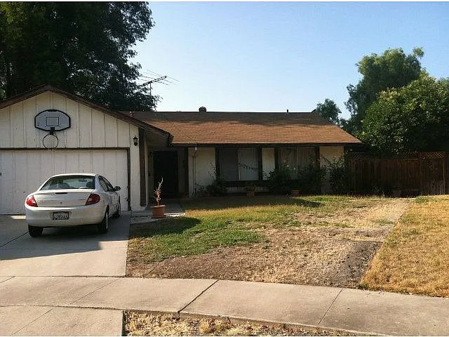 459 McCamish Ave photo 1