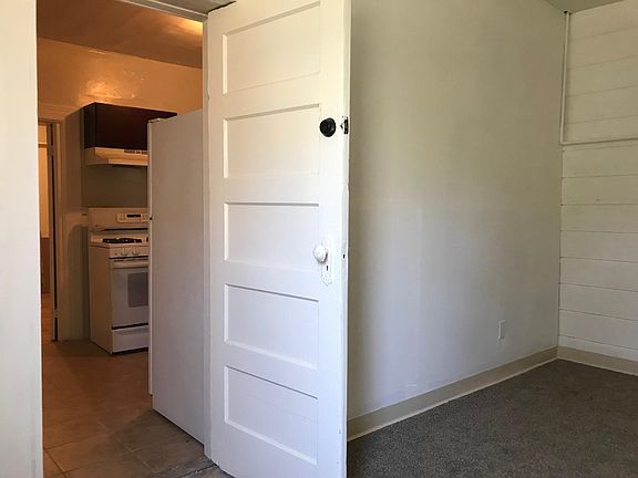 4th image of 414 3rd Ave