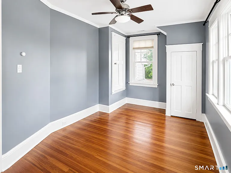 4 Raymond Pl — Photo 18