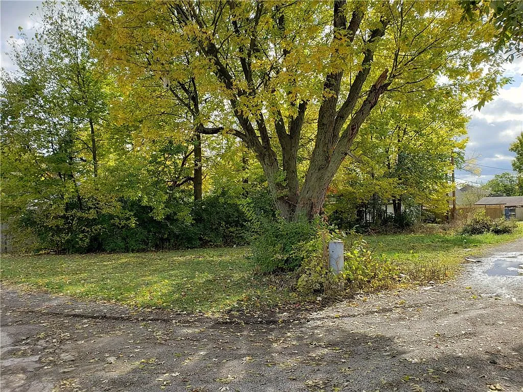 3321 W Walnut St photo 1