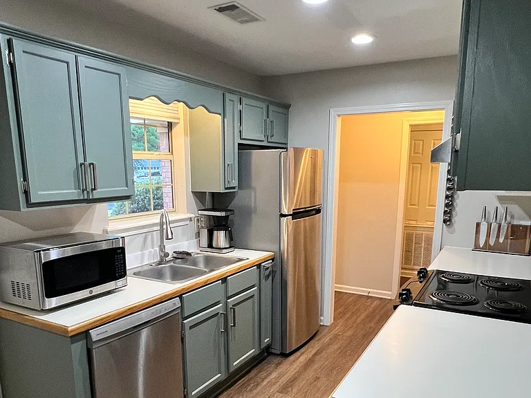 2250 Remington Rd — Photo 6