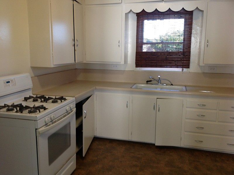 2nd image of 257 S Vista Bonita Ave