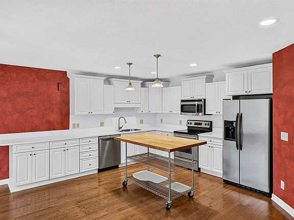 2nd image of 1950 Buttonwood Ct