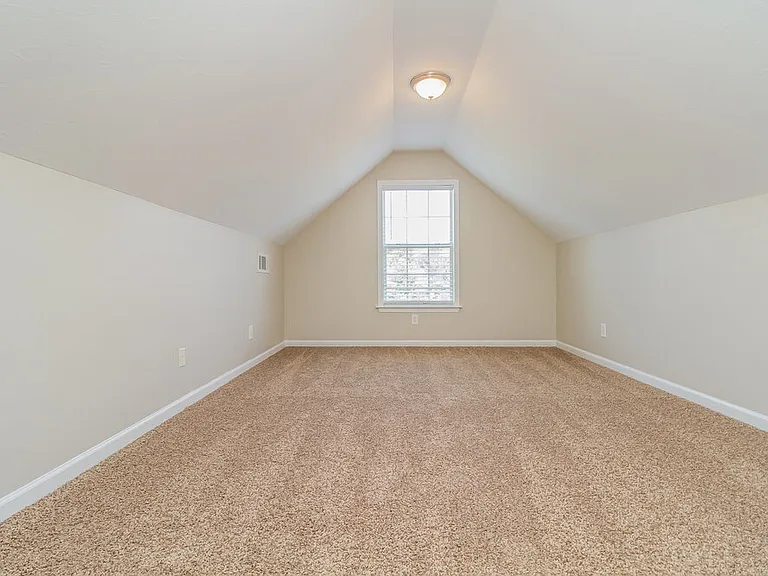 2619 Danbury Cir — Photo 10