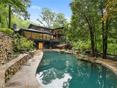 4601 Tall Pines Dr NW, Atlanta, GA, 30327