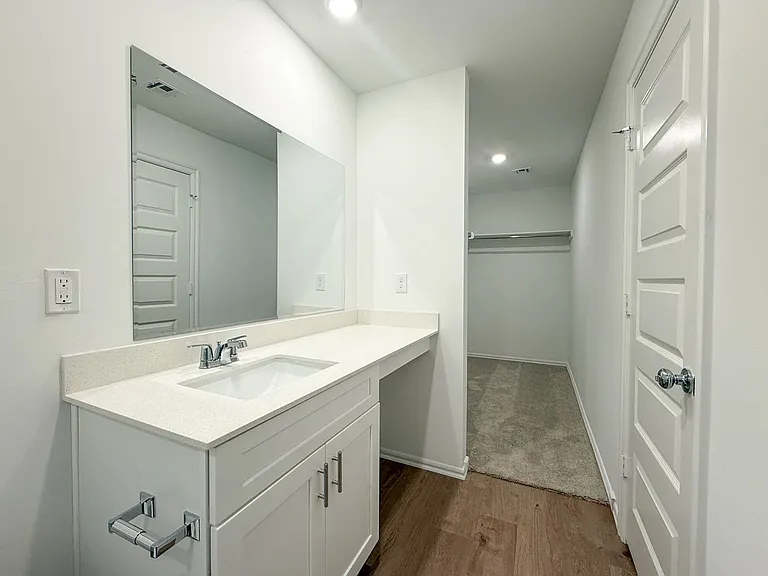 16208 Lovers Ln — Photo 14
