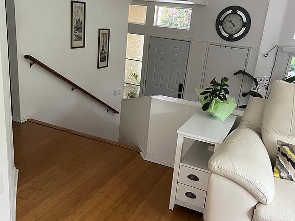 5th image of 872 Gilbert Ln