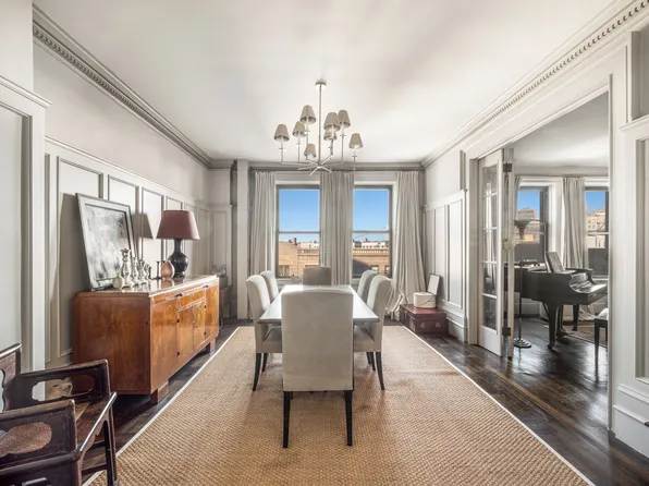 790 Riverside Drive image 3 of 10