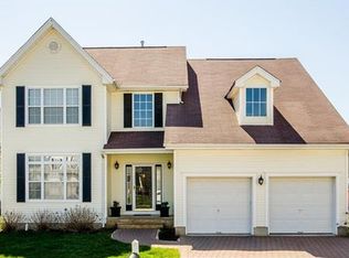 4 Congressional Ct, Monroe Township, NJ 08831