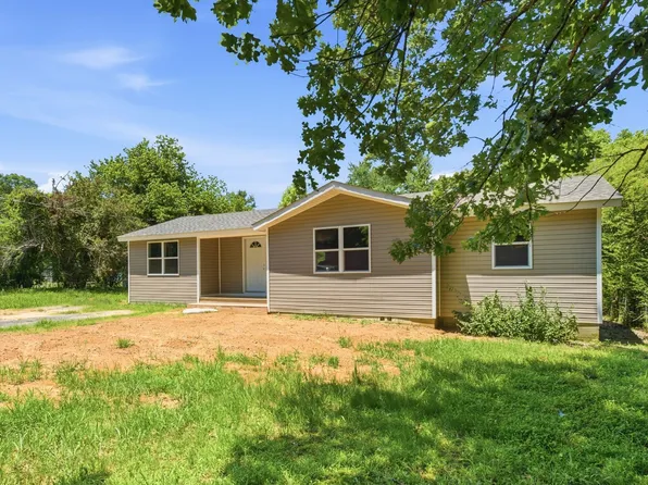 499 Growden Ln, Tullahoma, TN 37388