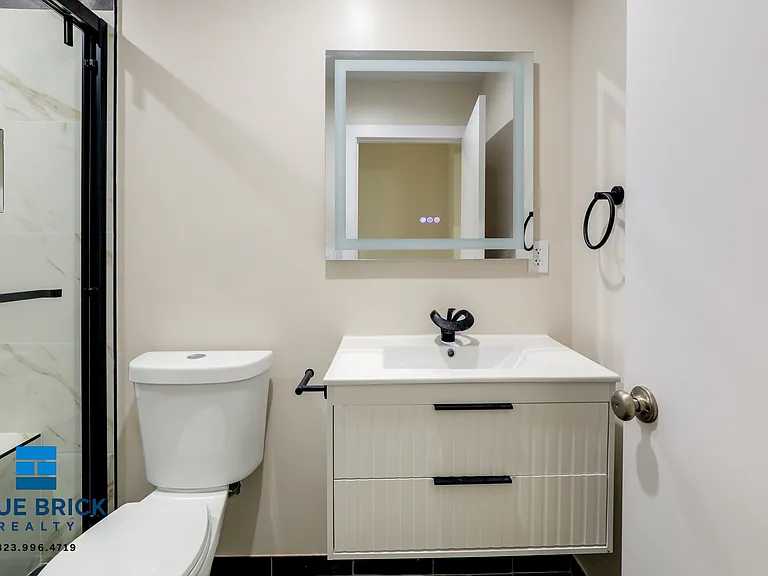1035 N Hayworth Ave #100 — Photo 11
