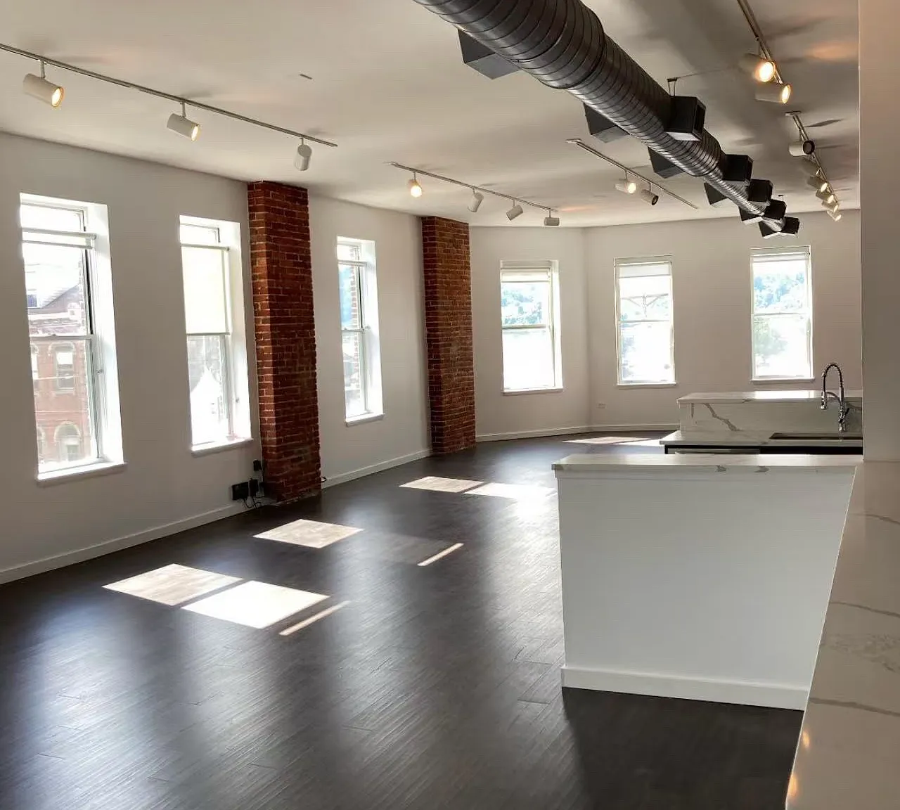 4500 Butler St — Photo 1