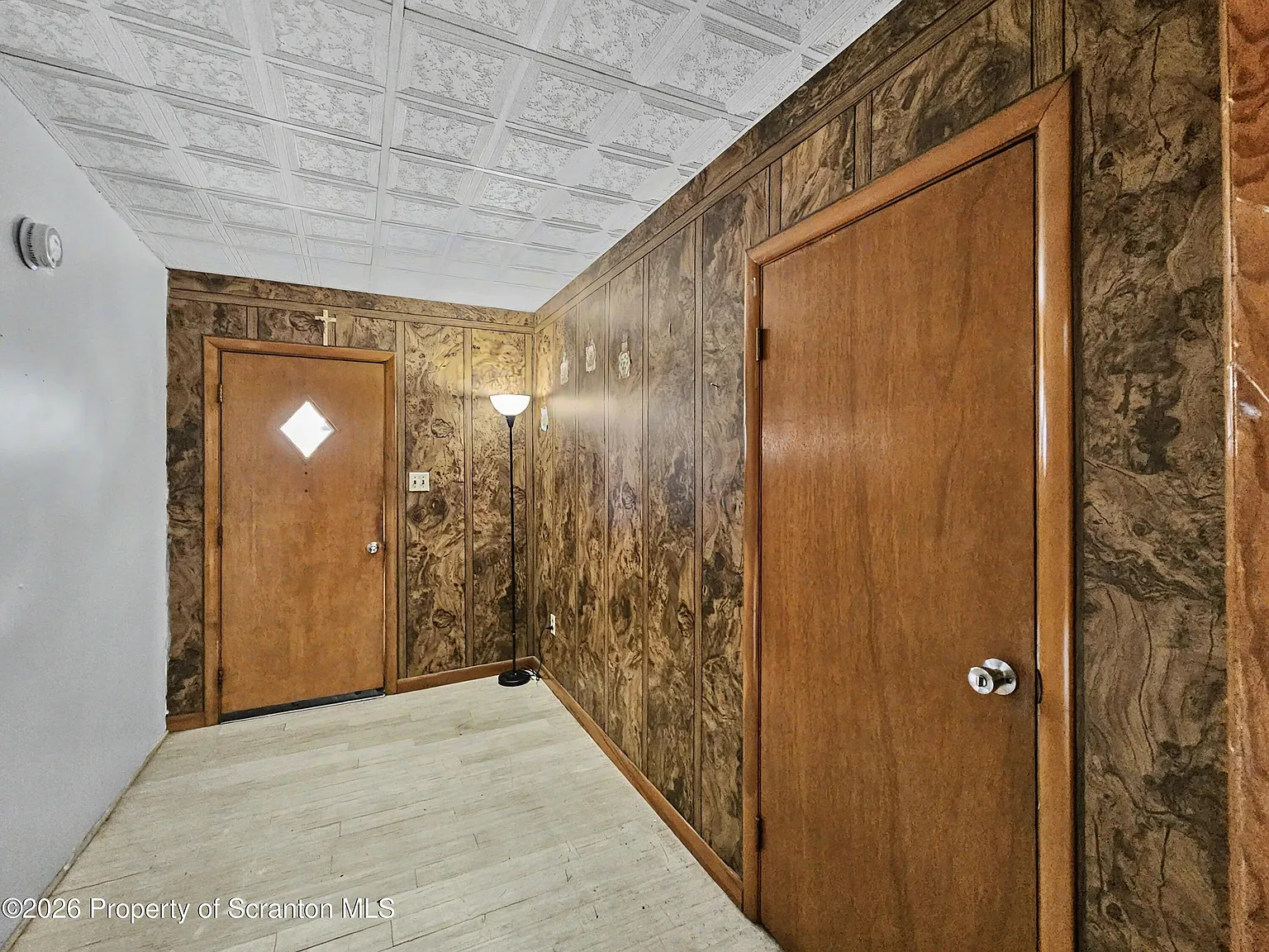 3 bed, 1.0 bath, 1354 sqft, $1,150 — Photo 3