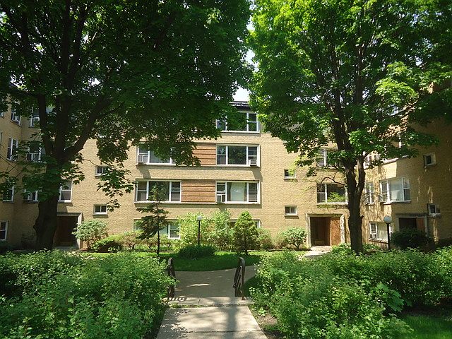 1st image of 6140 N Damen Ave #3E