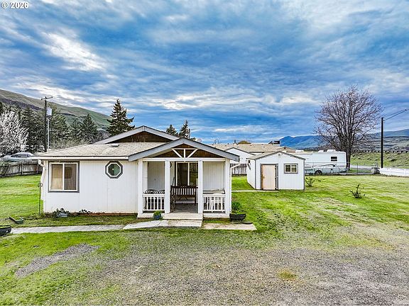 2nd image of 406 1st St