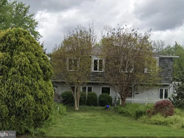 313 Trenton Rd, Fairless Hills, PA 19030