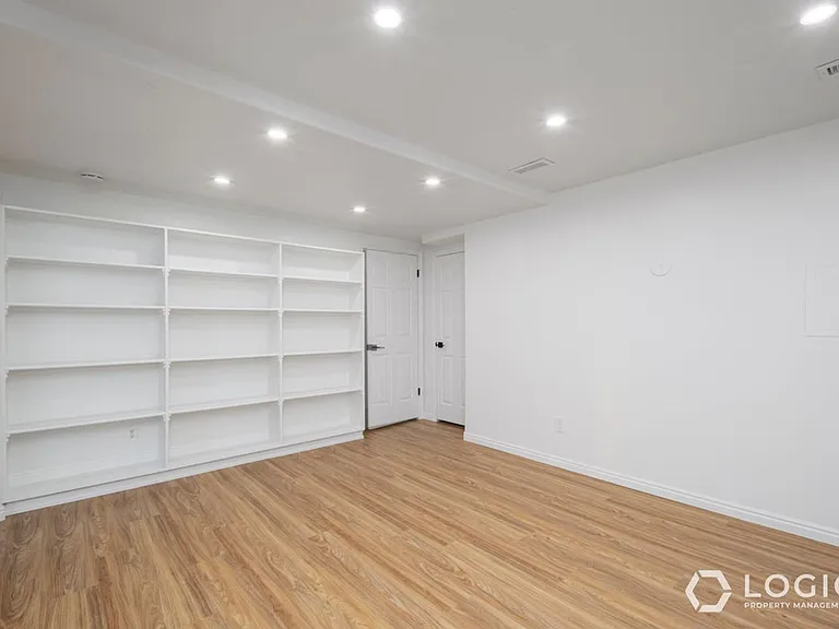 166 E Rawlins Ln — Photo 15