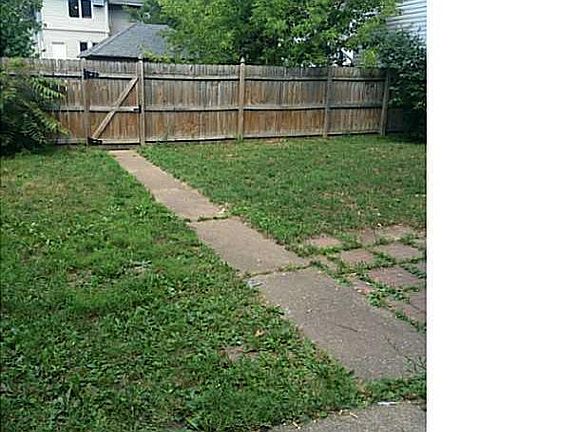3rd image of 284 Miller St