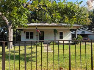 214 E Walnut St, Devalls Bluff, AR 72041