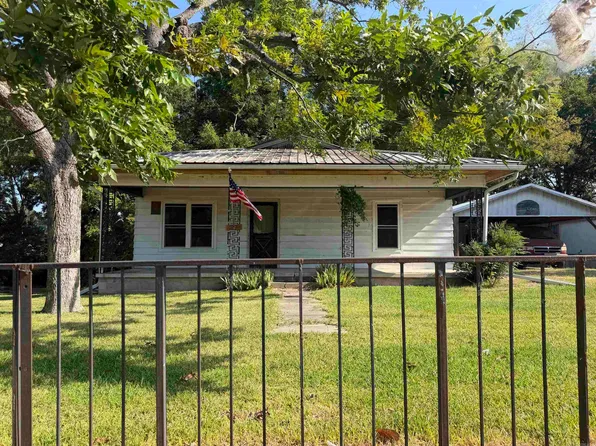214 E Walnut St, Devalls Bluff, AR 72041