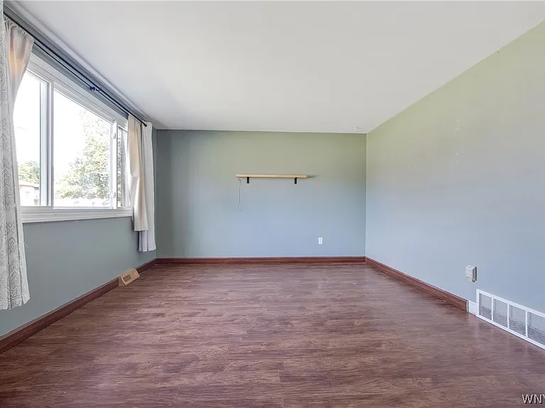 235 Robert Dr #LEFT SIDE — Photo 4