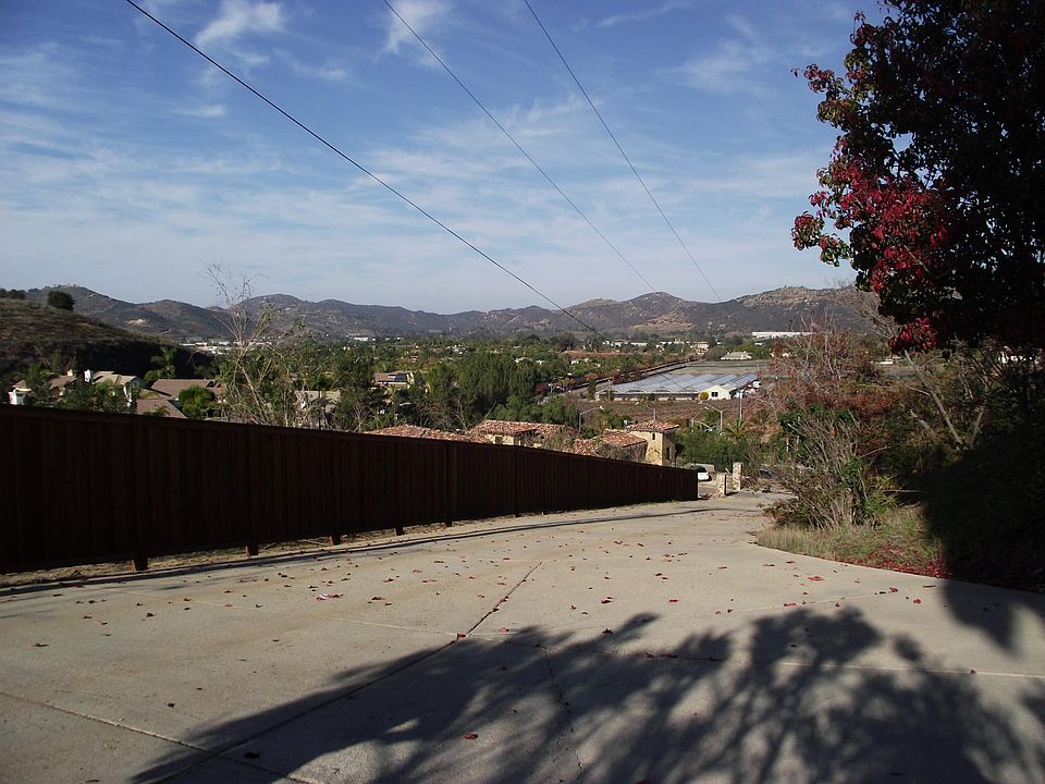 1st image of 1352 Mulberry Dr