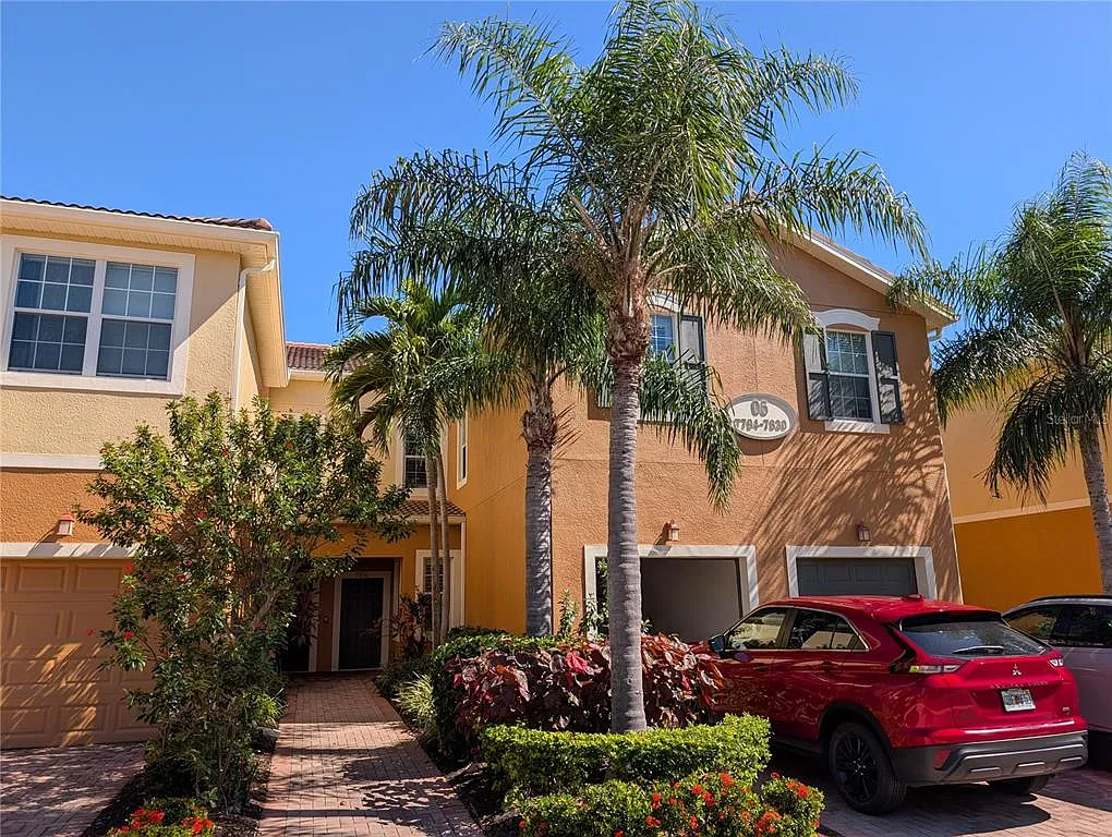 3 bed, 2.5 bath, 1993 sqft, $2,200 — Photo 1