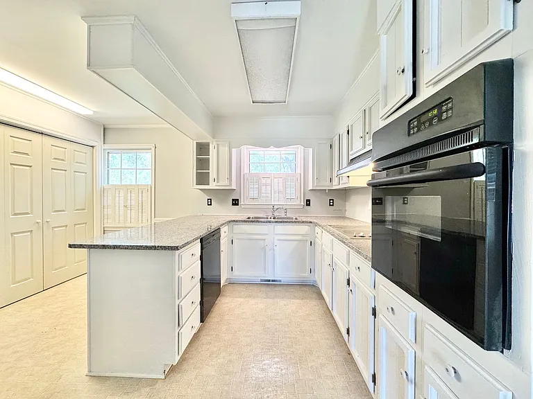 6104 Buckhorn Rd — Photo 8