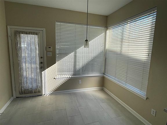 5th image of 2215 Alberton Ln