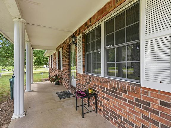 2nd image of 212 Austin Cir
