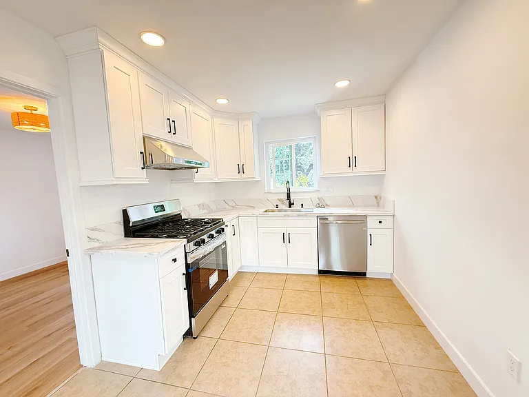 310 E Angeleno Ave #3 — Photo 1