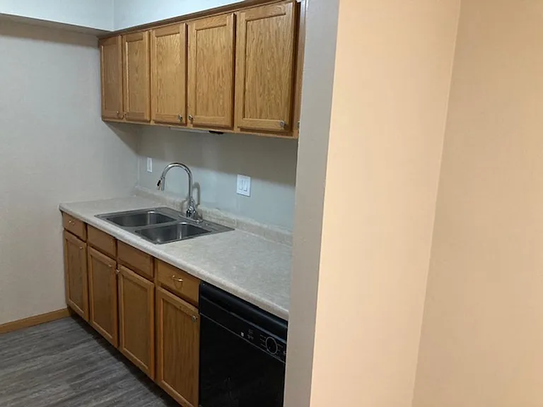 Hollow Hills Apartments — Photo 72
