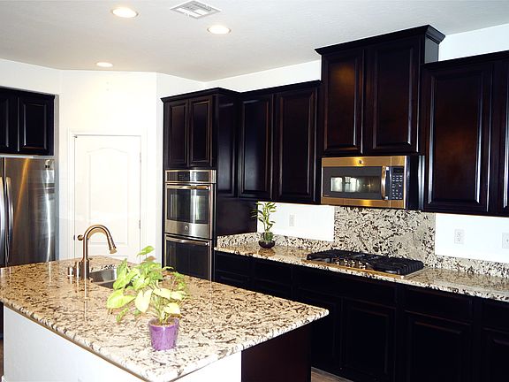 3rd image of 3425 Graceful Orchid St