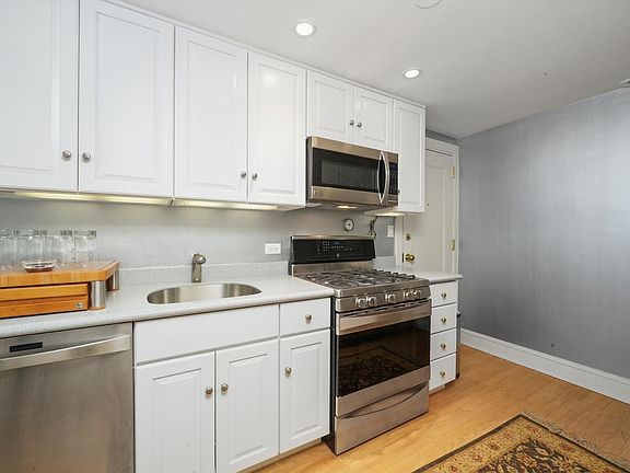 4th image of 1120 N Lake Shore Dr #16C