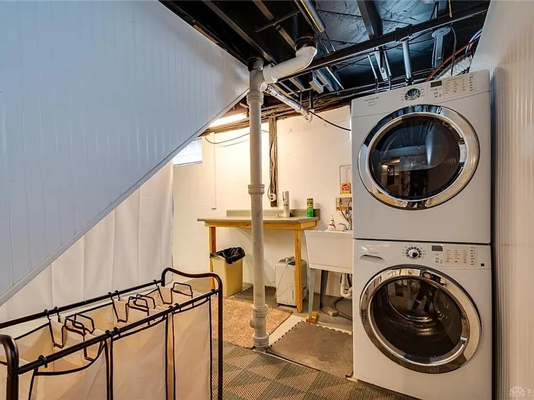 314 Beverly Pl — Photo 30