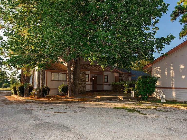 408 Club Villa — Photo 2