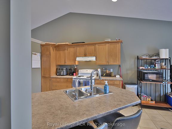4th image of 444 Grandview Rd